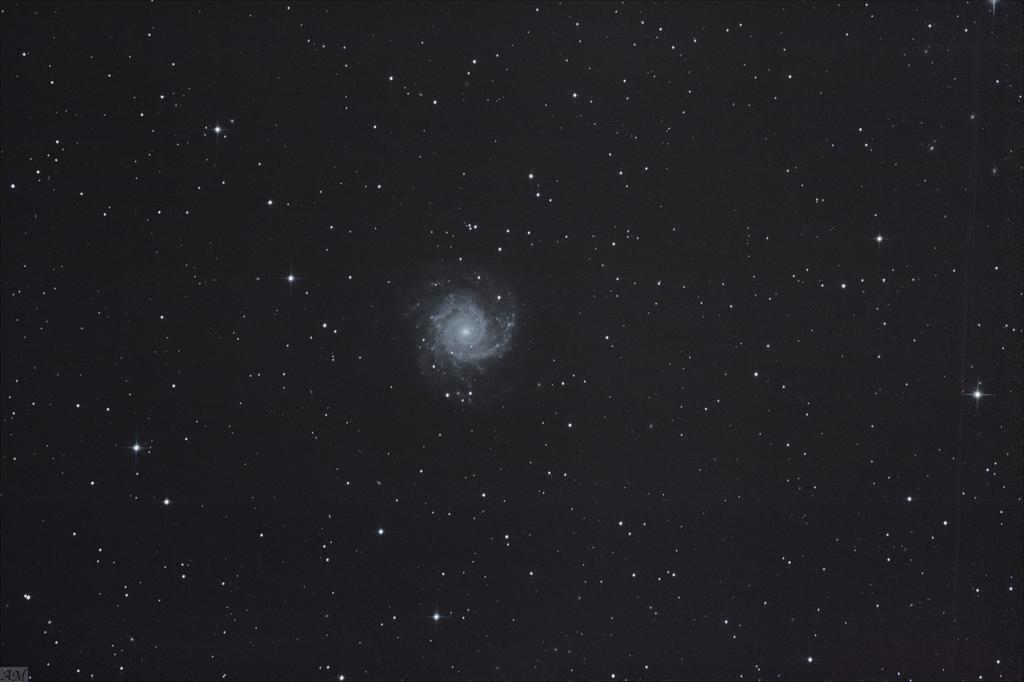 gal/galaxies_(APN_Canon_500d)/M74_20111119.jpg